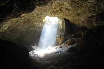 amboni caves